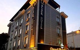 Grand Black Hotel